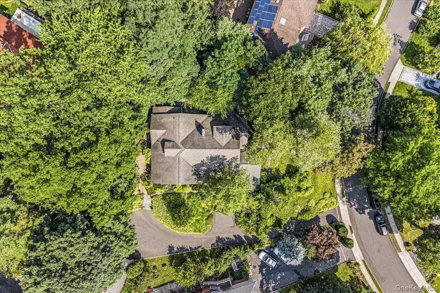 18 Crescent Road, Great Neck, NY 11021 - #2