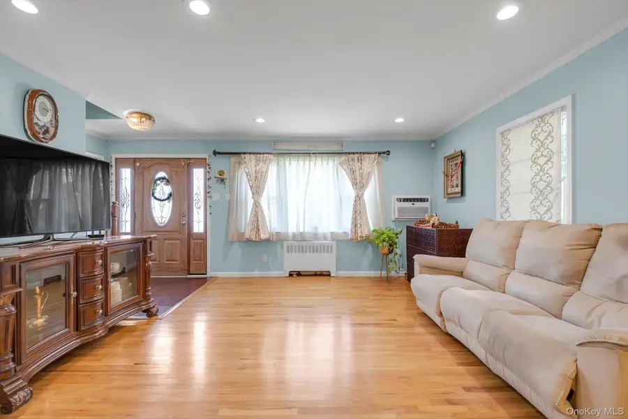 276 85th Avenue, Floral Park, NY 11001 - #2