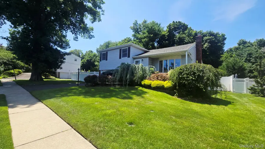27 Humphrey Drive, Syosset, NY 11791 - #2