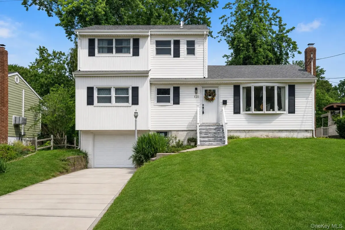 120 Glenwood Road, Glenwood Landing, NY 11547 - #1