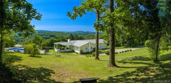 21 Overlook Drive, Pawling, NY 12564