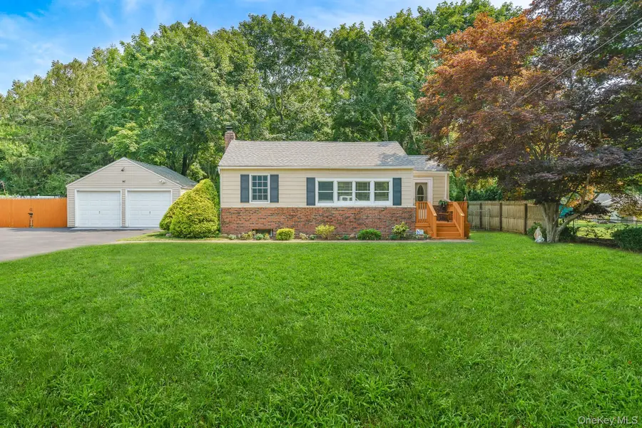 6 Hines Road, Middle Island, NY 11953 - #2