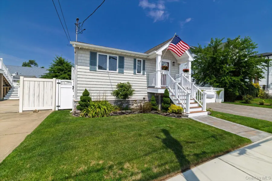 1 Court Street E, East Rockaway, NY 11518 - #3