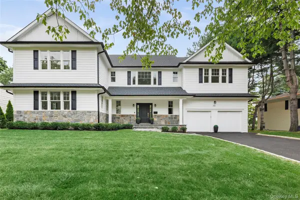 108 Tanners Pond Road, Garden City, NY 11530