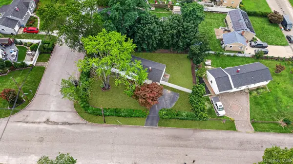 2602 Knickerbocker Avenue, Medford, NY 11763