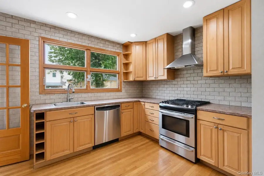 77 Driving Park Avenue, Lynbrook, NY 11563 - #3