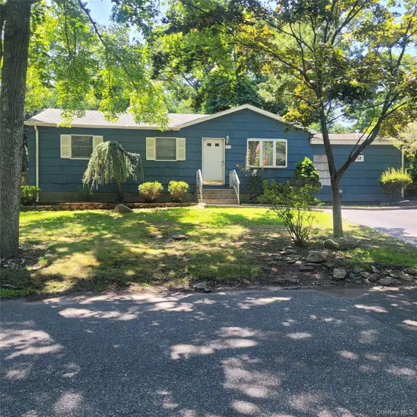 28 Twilight Road, Rocky Point, NY 11778