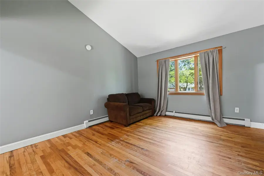 28 Twilight Road, Rocky Point, NY 11778 - #3