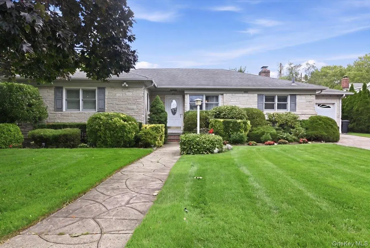 31 Yale Street, Garden City, NY 11530 - #1