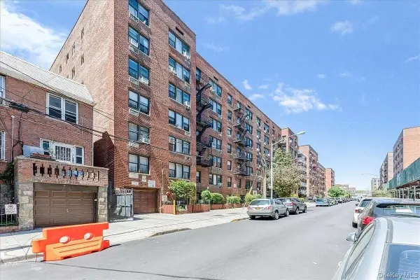 83-25 Vietor Avenue #5C, Elmhurst, NY 11373