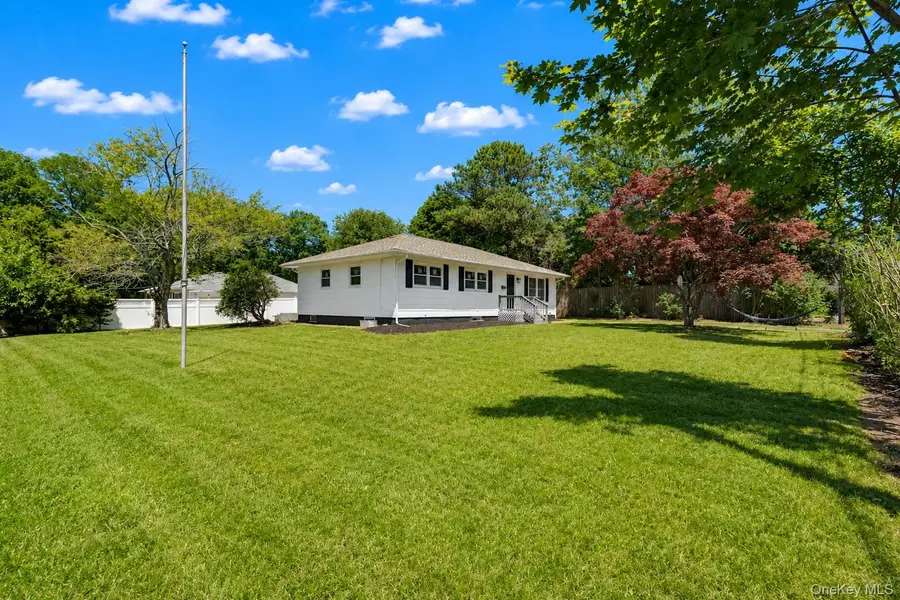 3 Park Avenue, Medford, NY 11763 - #3