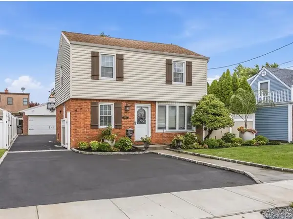 306 Latham Road, Mineola, NY 11501