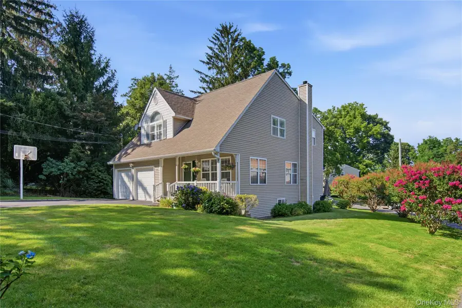 8 Crossman Road, Centerport, NY 11721 - #2