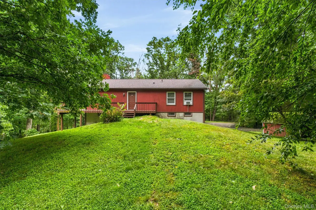 35 Moccasin View Road, Fishkill, NY 12524 - #1