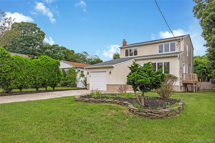 65 Westminster Drive, Shirley, NY 11967 - #3