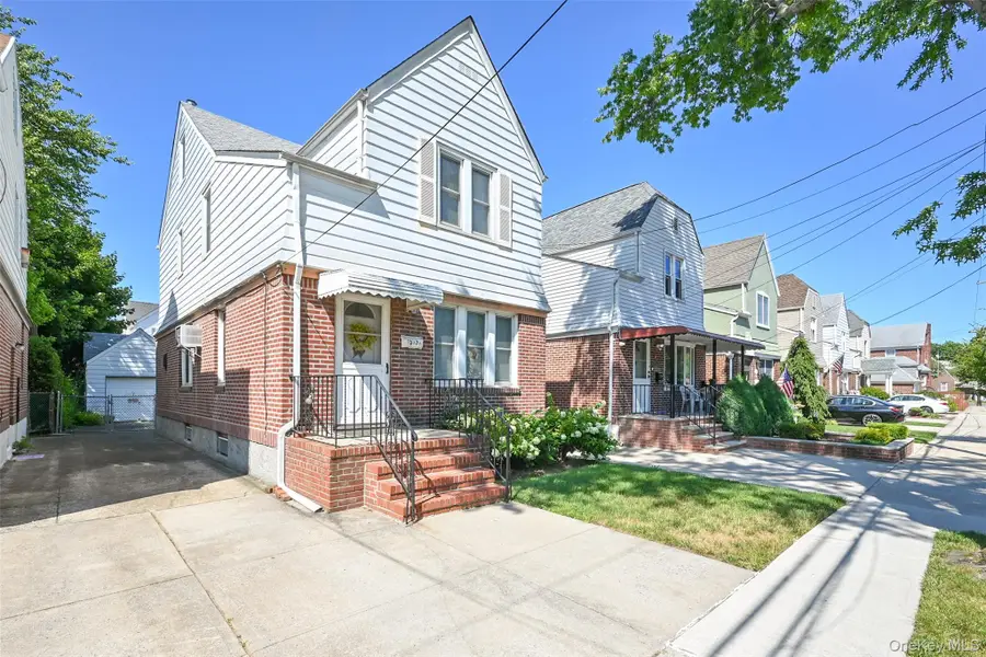 171-37 Courtney Avenue, Flushing, NY 11358 - #3