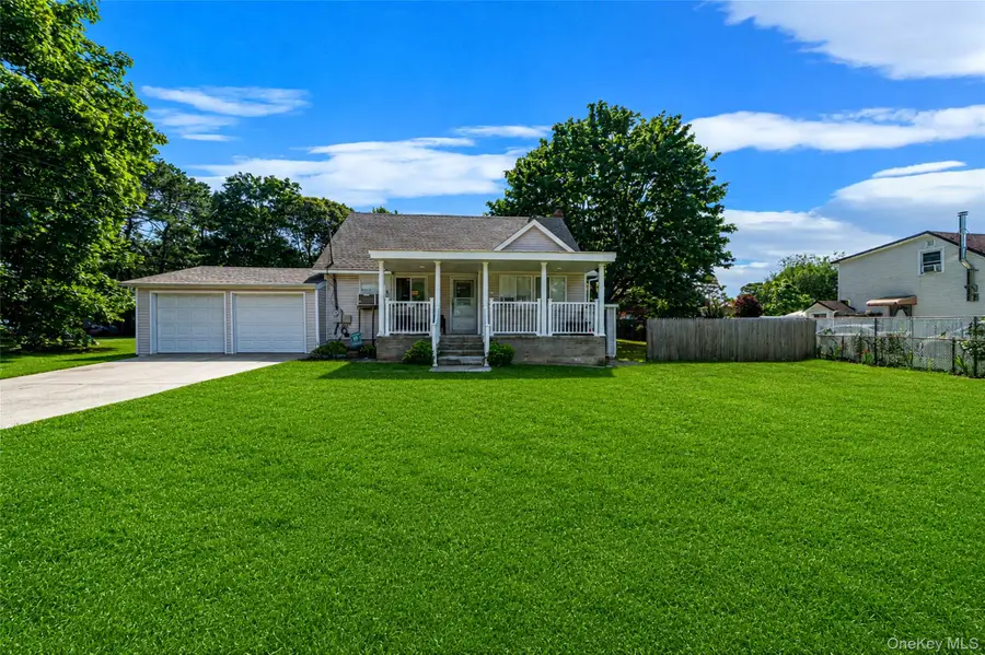 1641 E 3rd Avenue, Bay Shore, NY 11706 - #2
