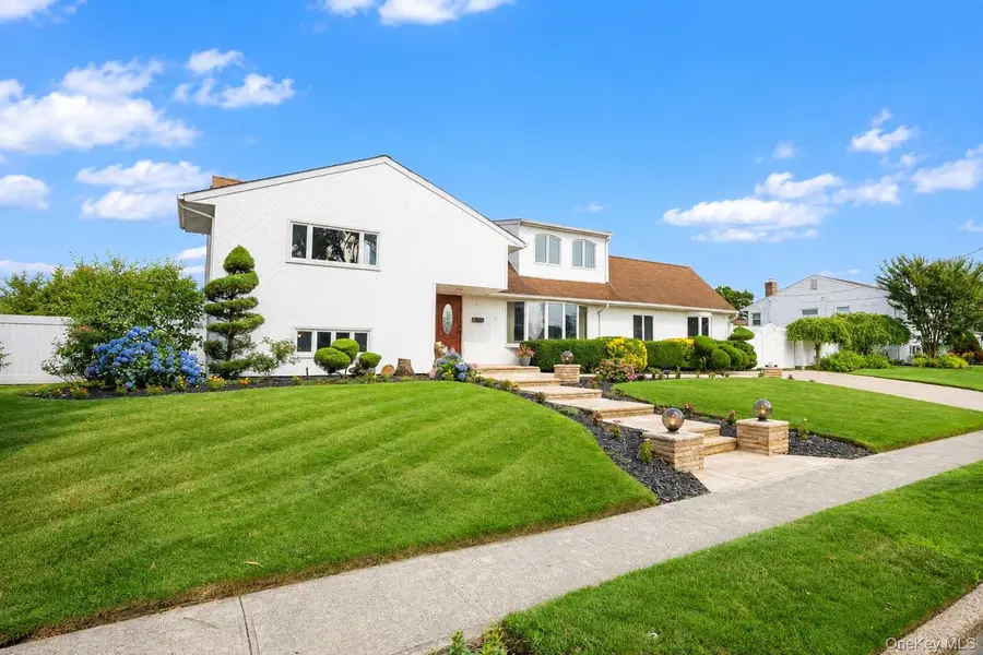 61 Hemlock Lane, Massapequa Park, NY 11762 - #2