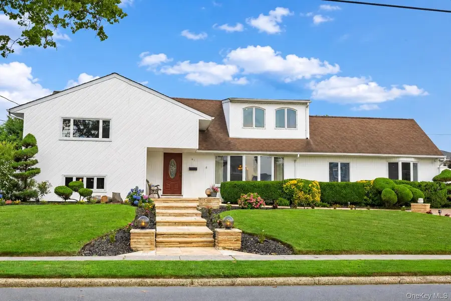 61 Hemlock Lane, Massapequa Park, NY 11762 - #3