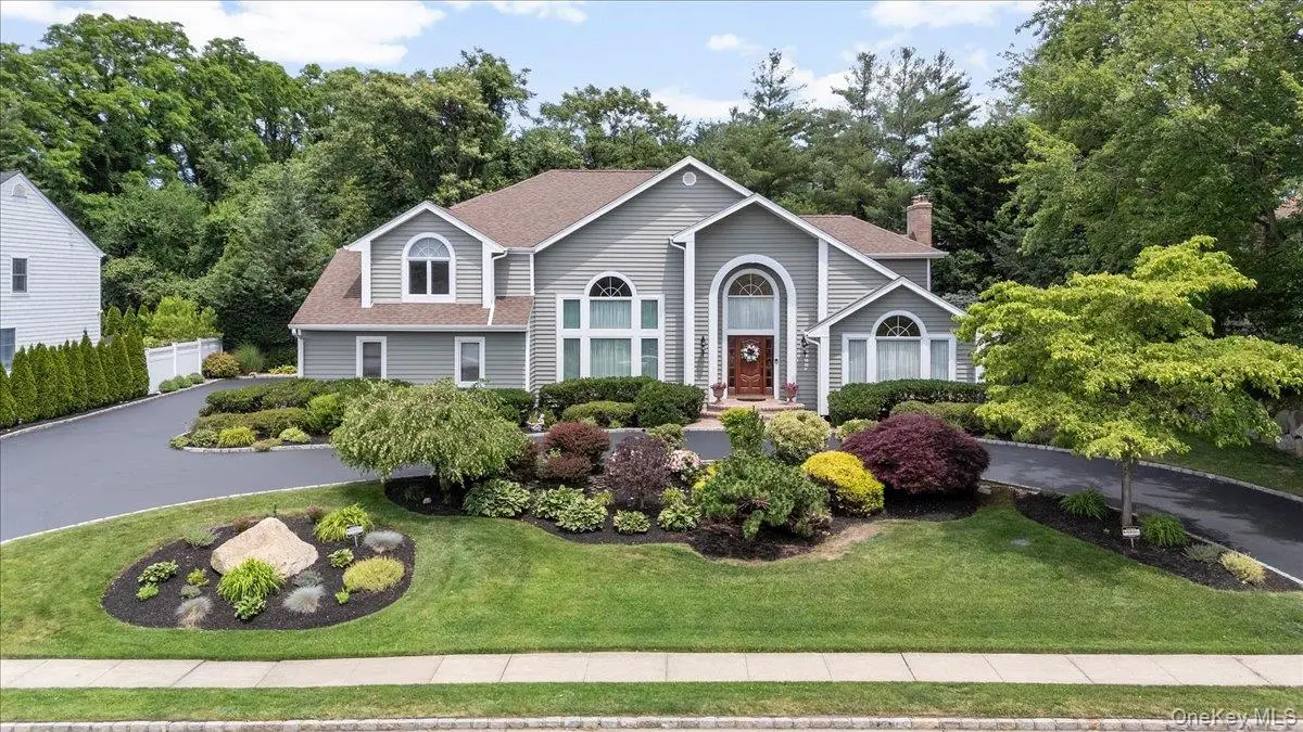 4 Shannon Drive, Woodbury, NY 11797 - #1