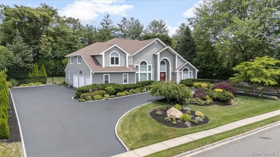 4 Shannon Drive, Woodbury, NY 11797 - #2