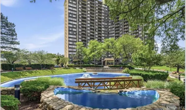 1 Bay Club Drive #21K, Bayside, NY 11360