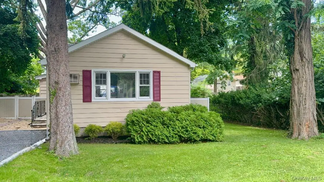 18 Kew, Sound Beach, NY 11789 - #1