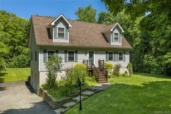 22 Hickory Lane, Pawling, NY 12564