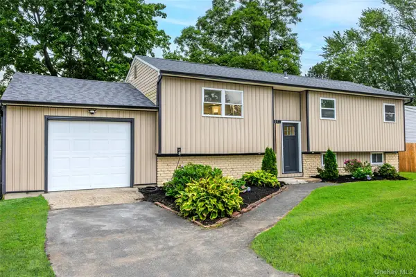 2907 Sipp Avenue, Medford, NY 11763
