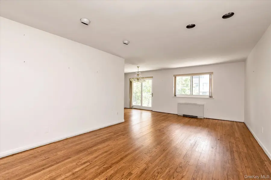 30 Barstow Road #3A, Great Neck, NY 11021 - #2