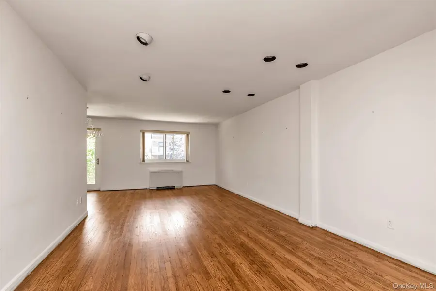 30 Barstow Road #3A, Great Neck, NY 11021 - #3