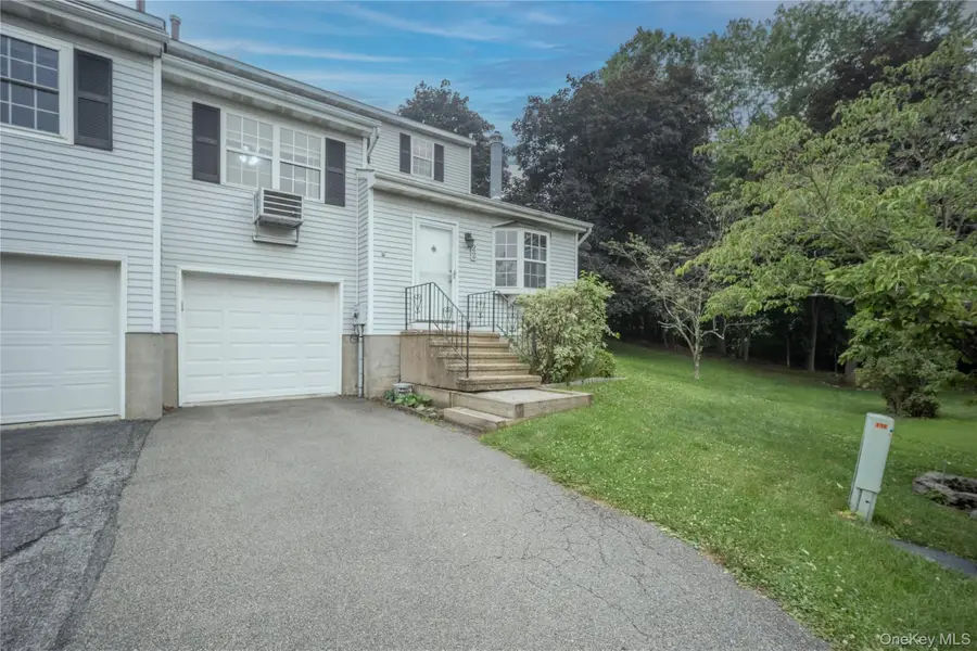 22 Hemlock Court, Fishkill, NY 12524 - #2