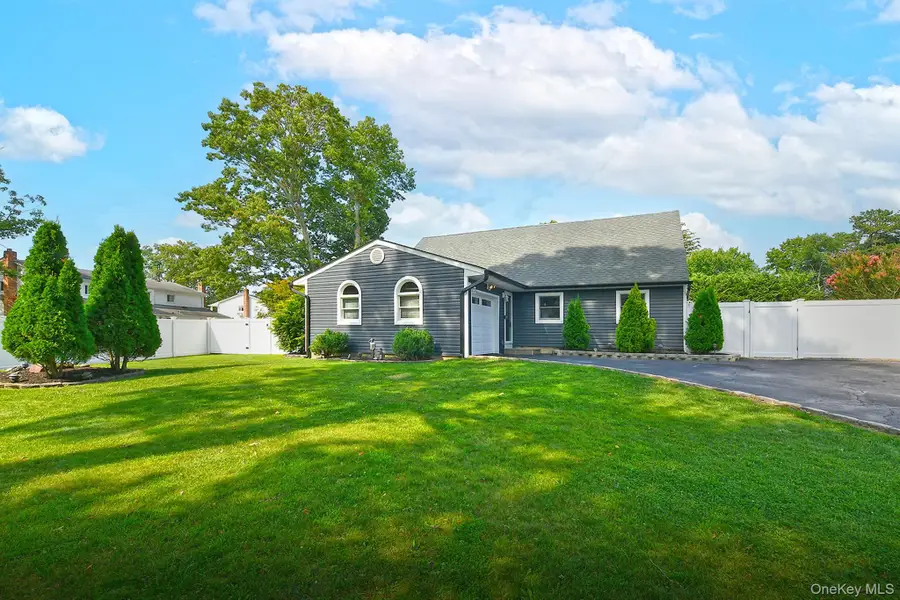 25 Rosanne Court, Nesconset, NY 11767 - #3