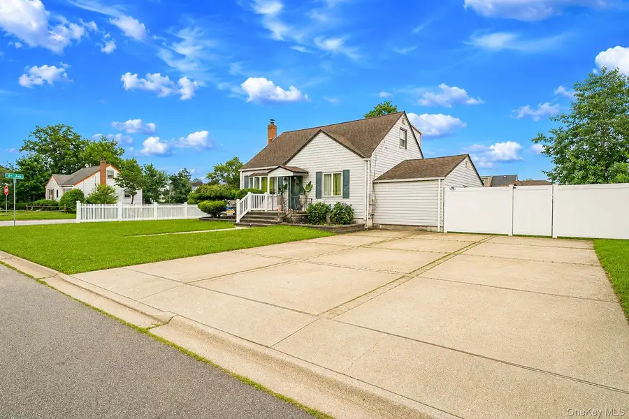 341 12th Street, West Babylon, NY 11704 - #2