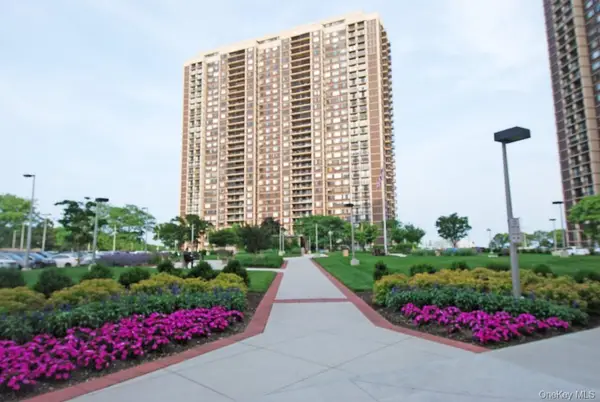 27110 Grand Central Parkway #16M, Floral Park, NY 11005