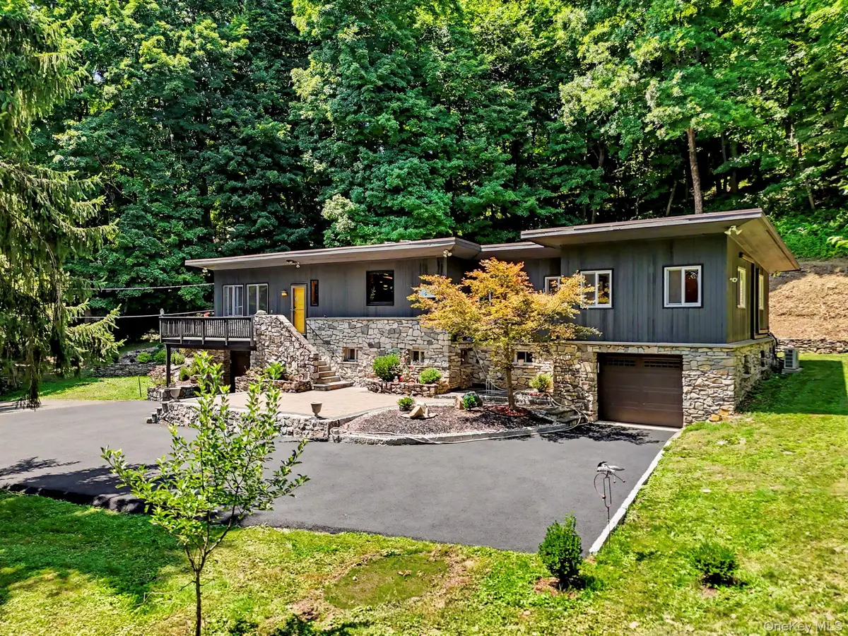 16 Briar Hill Road, Hopewell Junction, NY 12533 - #1