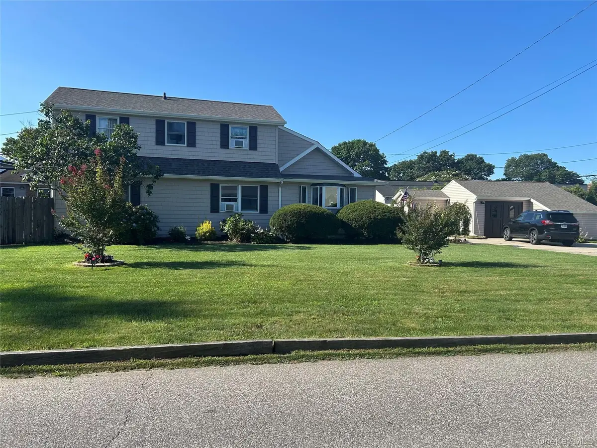 208 Ford Street, Holbrook, NY 11741 - #1