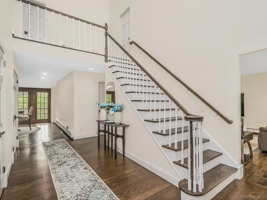 8 Fairgreen Court, Cortlandt Manor, NY 10567 - #3
