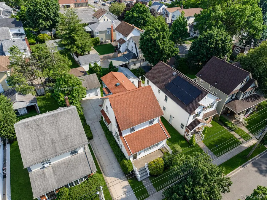 214 Lowell Avenue, Floral Park, NY 11001 - #2