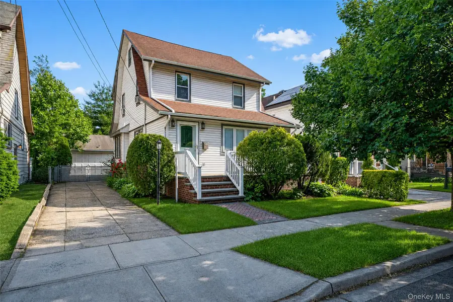 214 Lowell Avenue, Floral Park, NY 11001 - #3