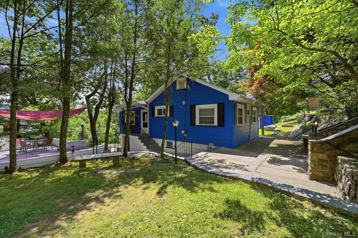 8 Stony Trail, Greenwood Lake, NY 10925 - #1
