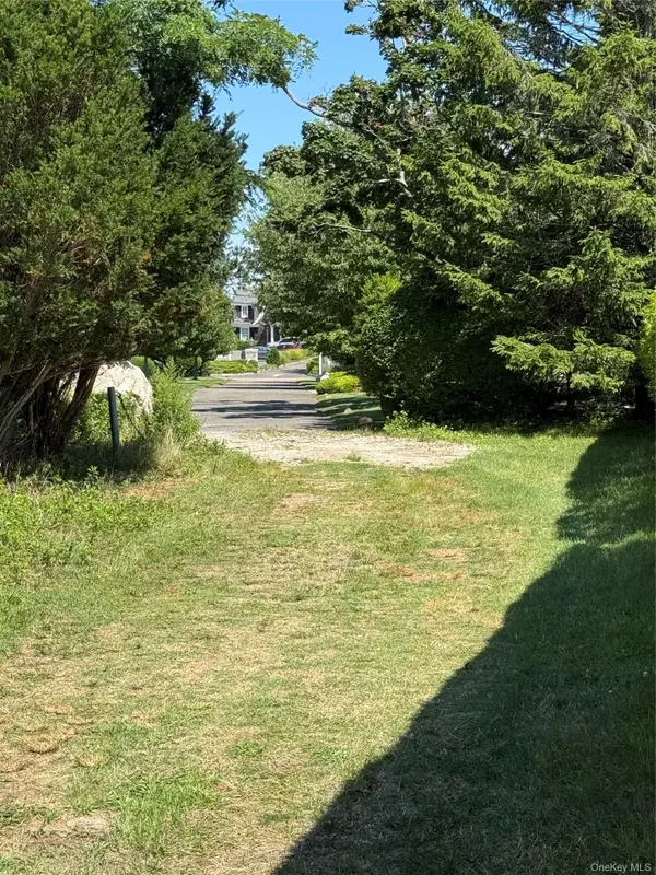 61 S Bay Avenue, Eastport, NY 11941