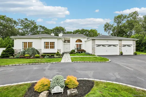 75 Arbor Field Way, Lake Grove, NY 11755