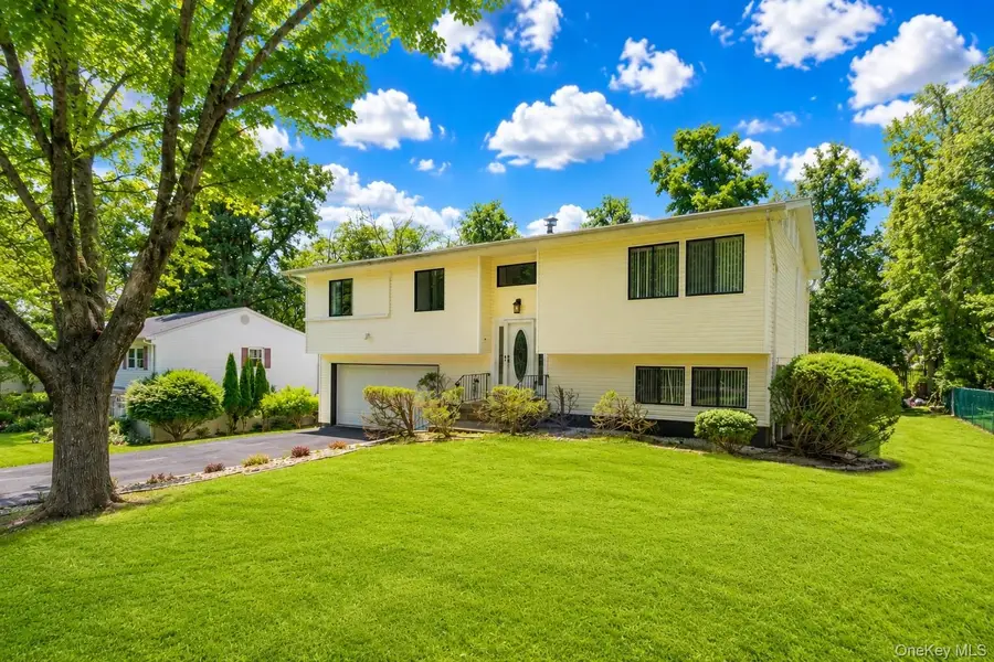23 Carriage Lane, Spring Valley, NY 10977 - #3