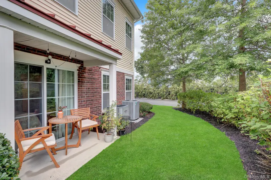 10 Lager Lane, Patchogue, NY 11772 - #3
