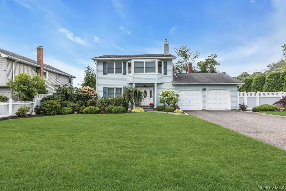 100 Middlesex Avenue, Oakdale, NY 11769 - #1