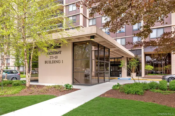 271-10 Grand Central Parkway #9F, Floral Park, NY 11005
