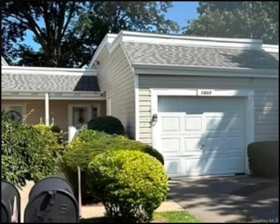 1203 Cabot Court, Saint James, NY 11780 - #2