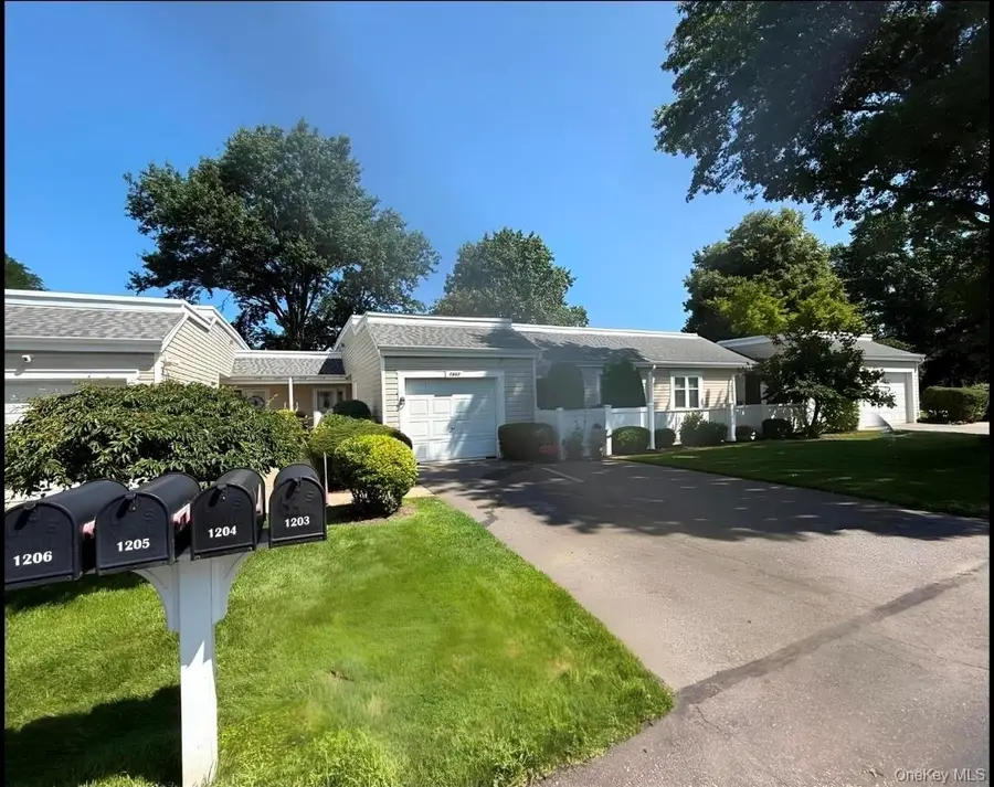 1203 Cabot Court, Saint James, NY 11780 - #3
