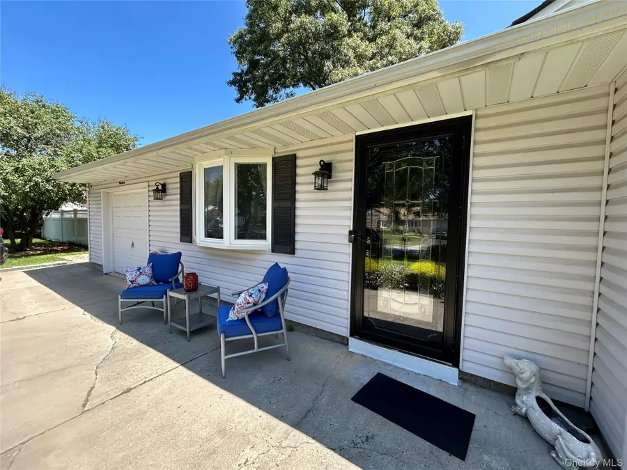 19 Sandpiper Lane, Coram, NY 11727 - #3